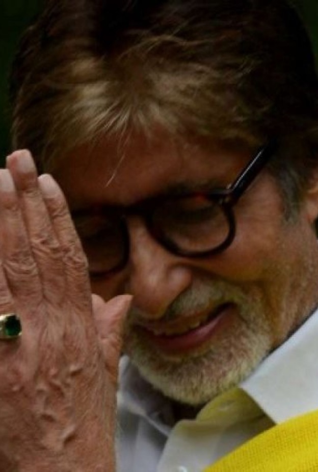  نقل أميتاب باتشان إلى المستشفى