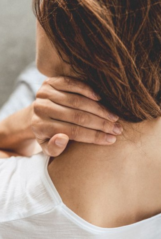 آلام الظهر و الرقبة من أمراض العظام الشائعة