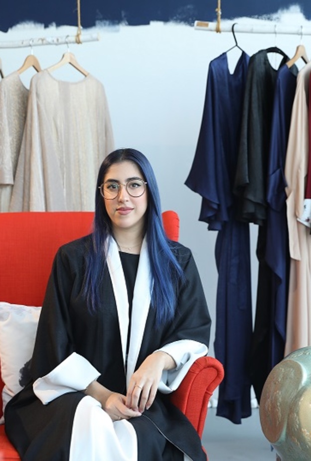 المصممة الإماراتية يارا بن شكر