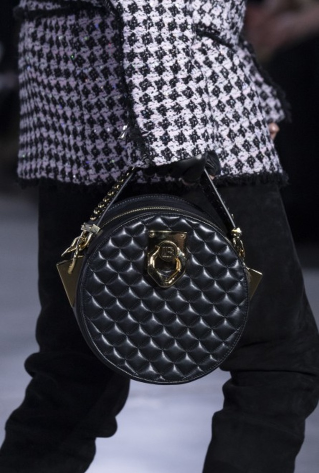  موضة الحقائب الدائرية آخر موضة لخريف 2019 من AREA