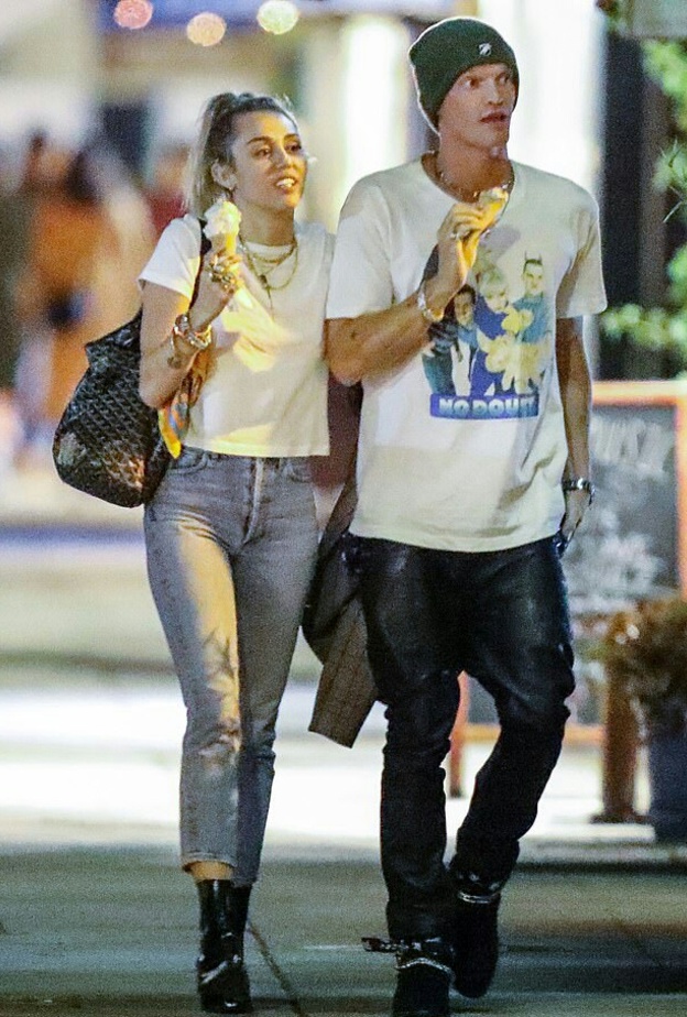 مايلي سايرس و كودي سيمبسون 