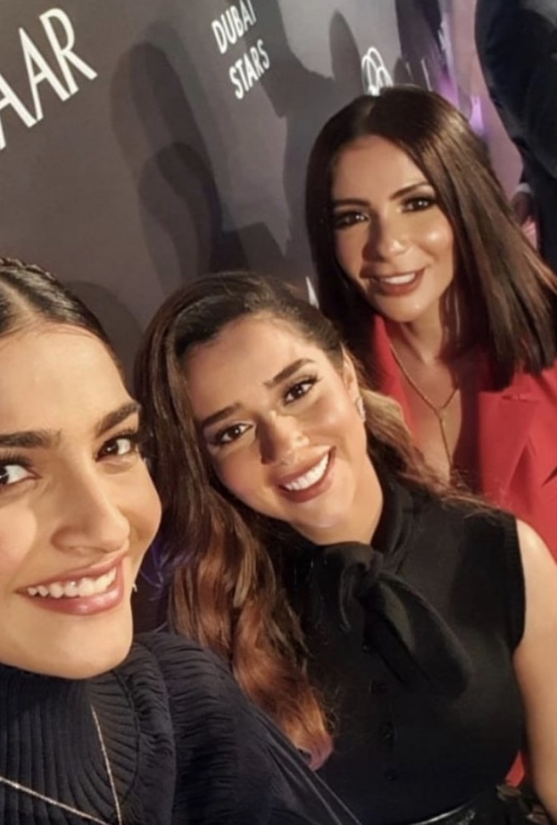 بلقيس فتحي برفقة منى زكي وسونام كابور خلال حفل تدشين Dubai Stars