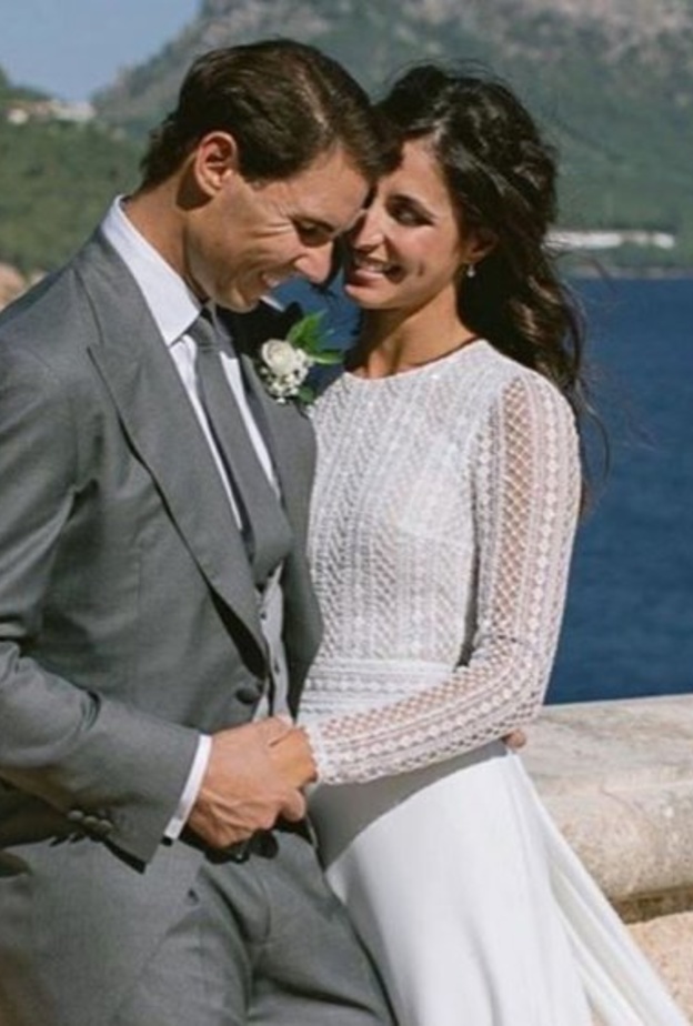 اطلالة العروس ناعمة و بسيطة