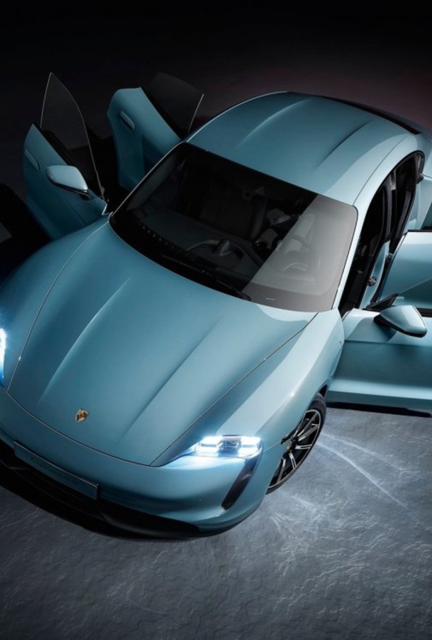 بورشه تكشف عن 4S أغلى نسخ Taycan السوبر رياضية الكهربائية