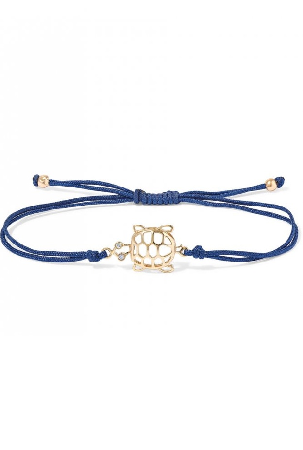 تصميم سوار خيط ايقوني من Cartier بتعليقة ذهب من مجموعة Love