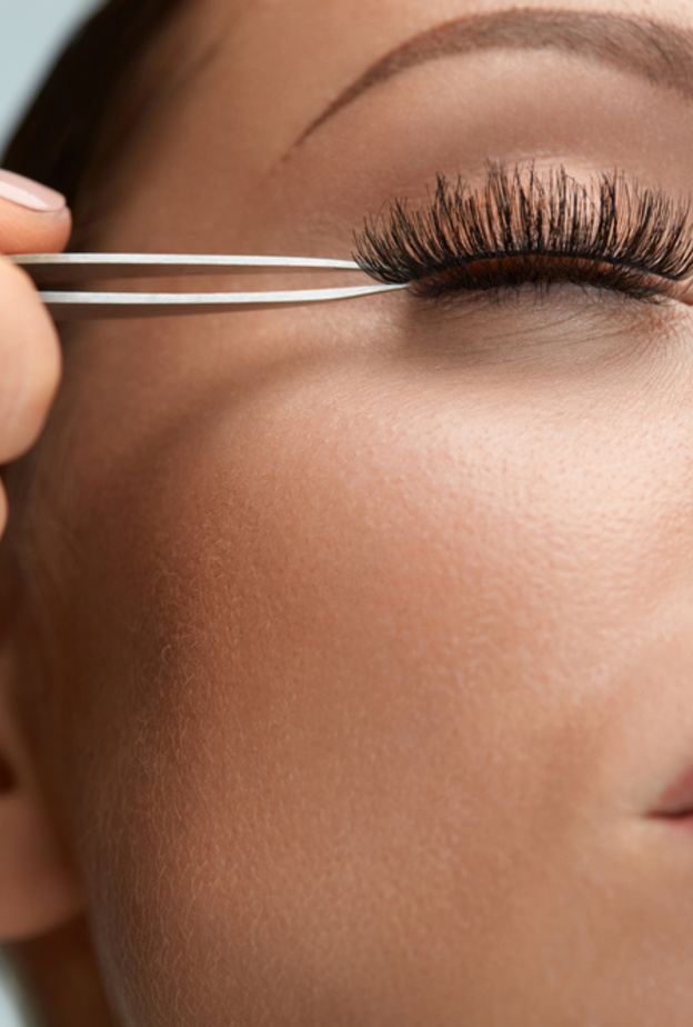 اضرار تركيب الرموش الصناعية على العين