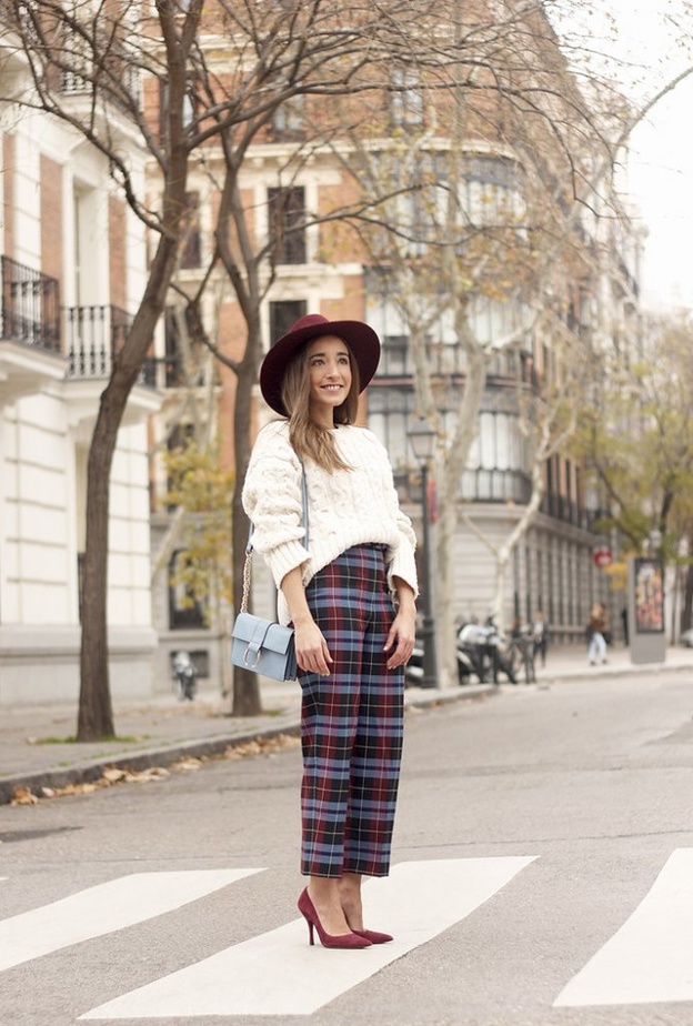  أجمل الاطلالات الخريفية في بنطلون الكاروهات