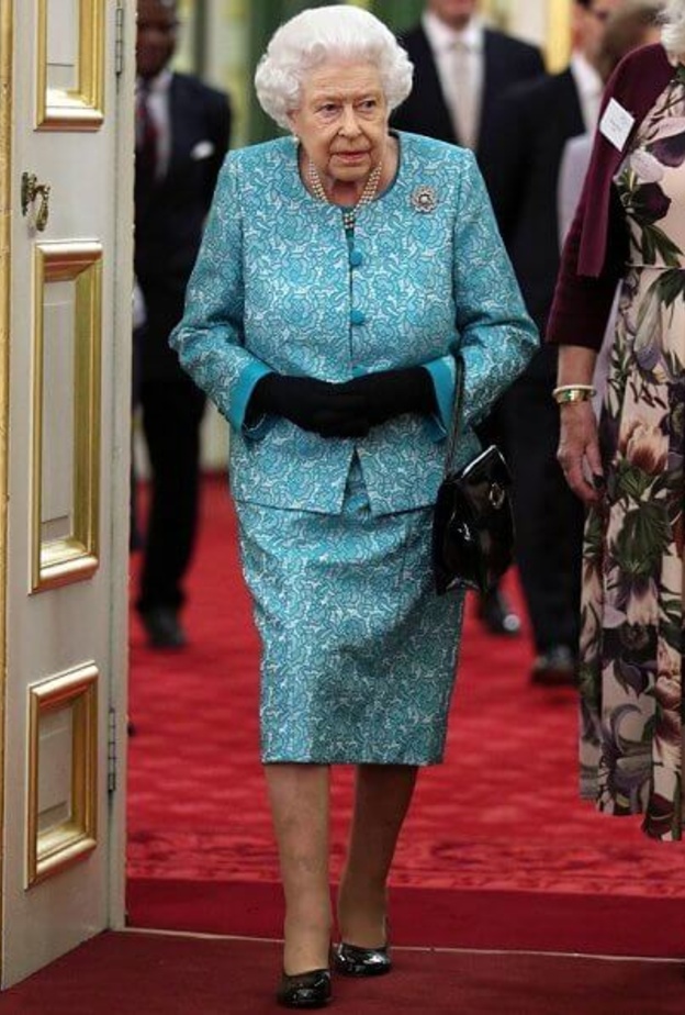 الملكة إليزابيث الثانية في حفل استقبال في قصر سانت جيمس