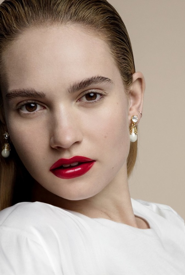 "العطر مهم في حياتي لأنه يثير الذكريات بقوة ويلهم الأحاسيس"