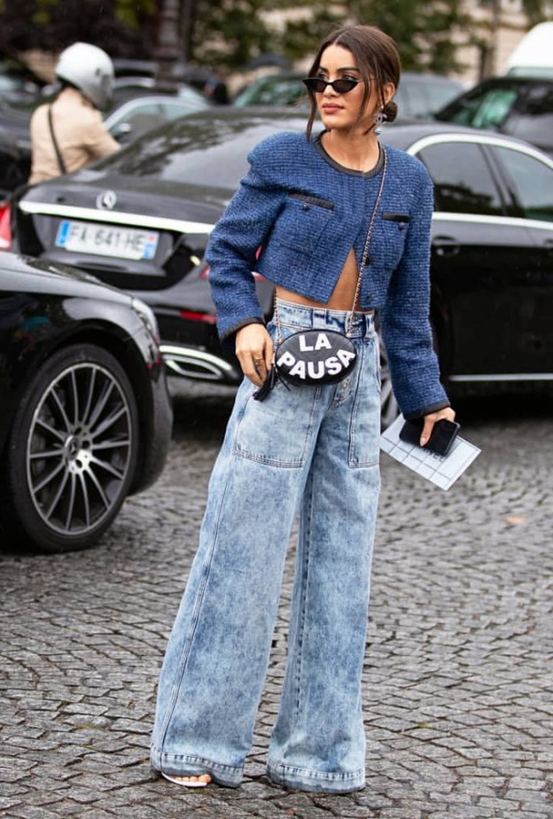  جاكيت تويد بقصة crop مع الجينز