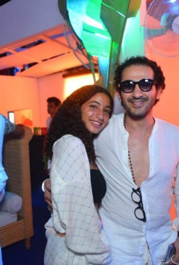 احمد حلمي وابنته 