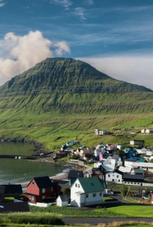 احدى الجزر في البلاد