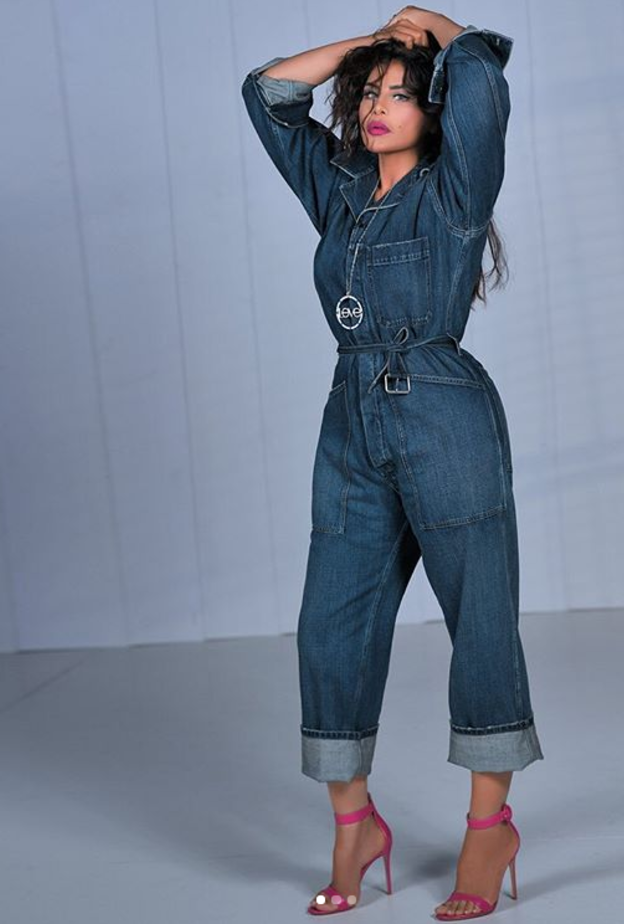 أحلام زيّنت اللوك بقلادة من الألماس من Cartier