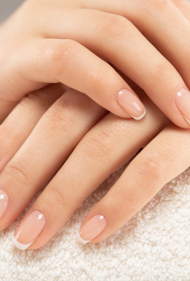 اسباب تغير لون الاظافر وتاثيرها على الصحة