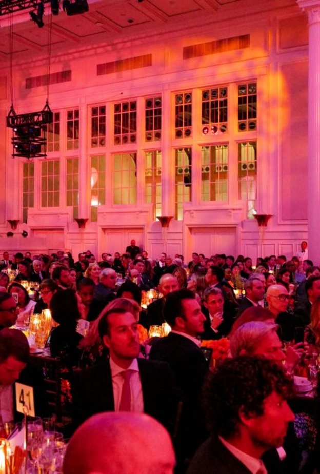 نيونغو تنضم إلى مايكل كورس في حملة مكافحة الجوع WATCH HUNGER STOP