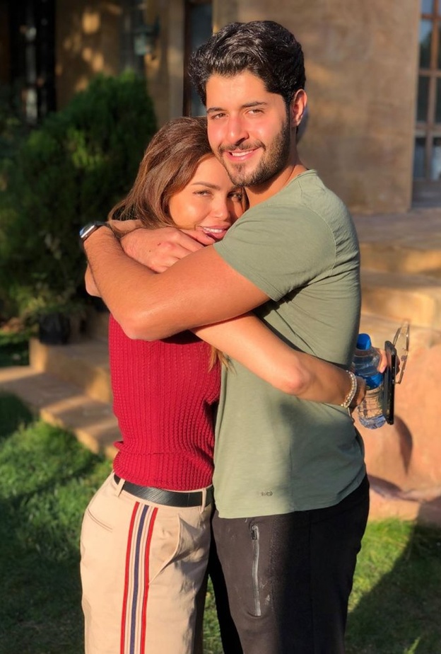 خالد علامة ووالدته 