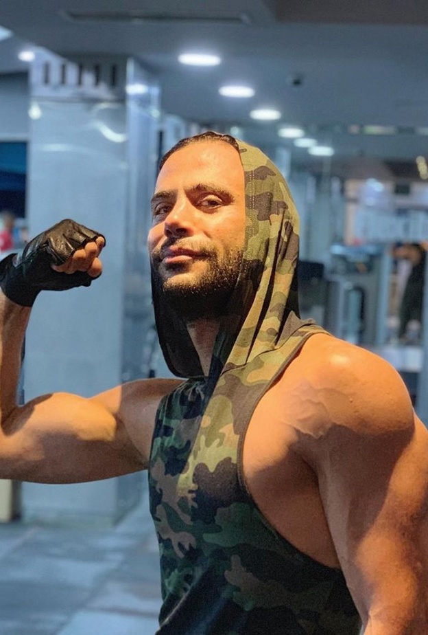 نجوم يخوضون تدريبات قتالية استعدادا لافلامهم المقبلة