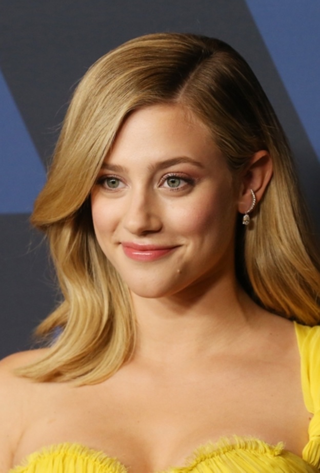  ليلي رينهارت رائعة بمجوهرات Messika بحفل توزيع جوائز Annual Governors Awards