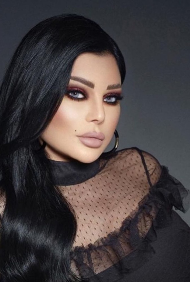 هل بدت بالشعر الاشقر اكثر جمالا عن اللون الداكن