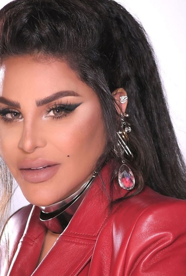 مكياج برونزي على طريقة حلا الترك مناسب للخريف