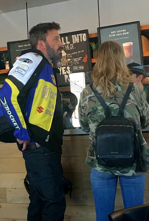 بن افليك وفتاته الجديدة 