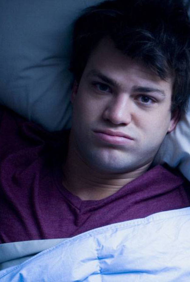 قلة النوم تضر المخ عند الشباب