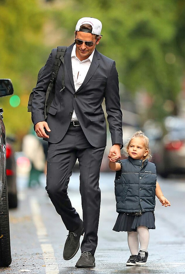 برادلي كوبر وابنته