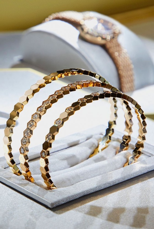 اساور ذهب مميزة من انستقرام من دار Faberge