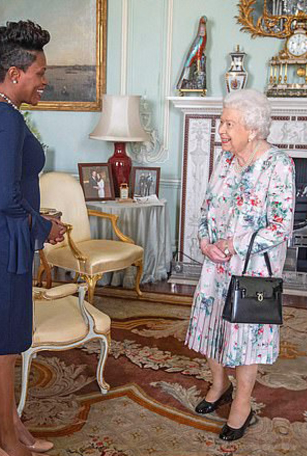 ملكة بريطانيا تستخدم ستة غرف "متواضعة" في قصر باكنغهام لا يسمح بدخول الرجال إليها