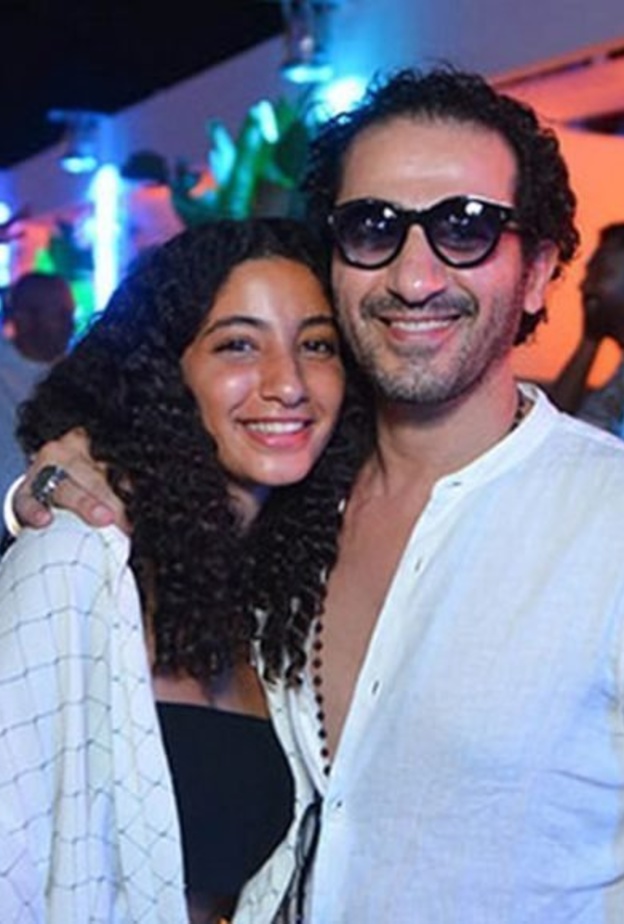 أحمد حلمي وابنته لي لي 