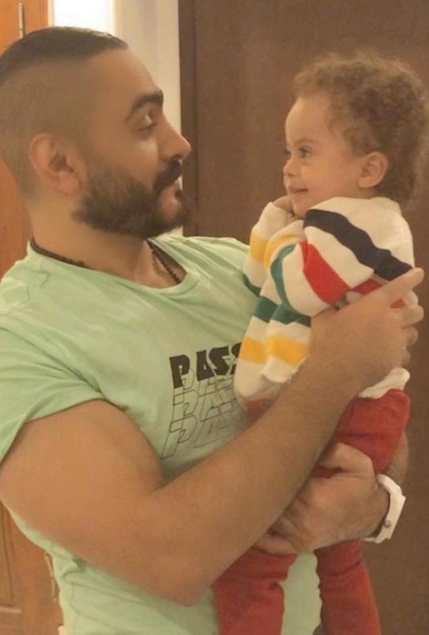 خالد النبوي مع الطفلة فرحة التي ستشاركه في فيلمه الجديد