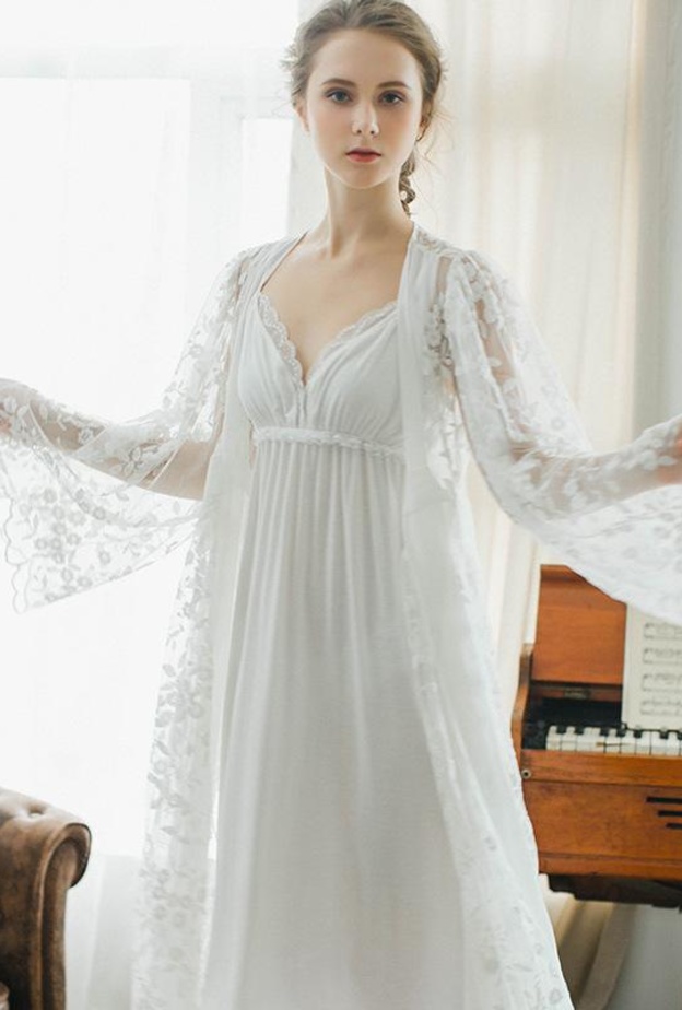 لا بد ان تتعلم العروس اتيكيت ارتداء قمصان النوم