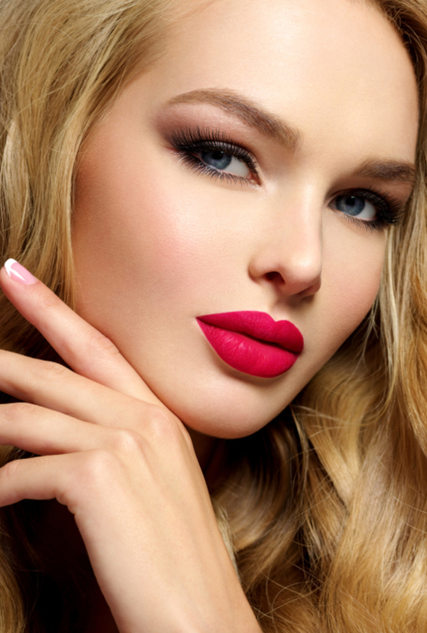 تعرفي على طريقة رسم كونتور الشفايف لتكبيرها