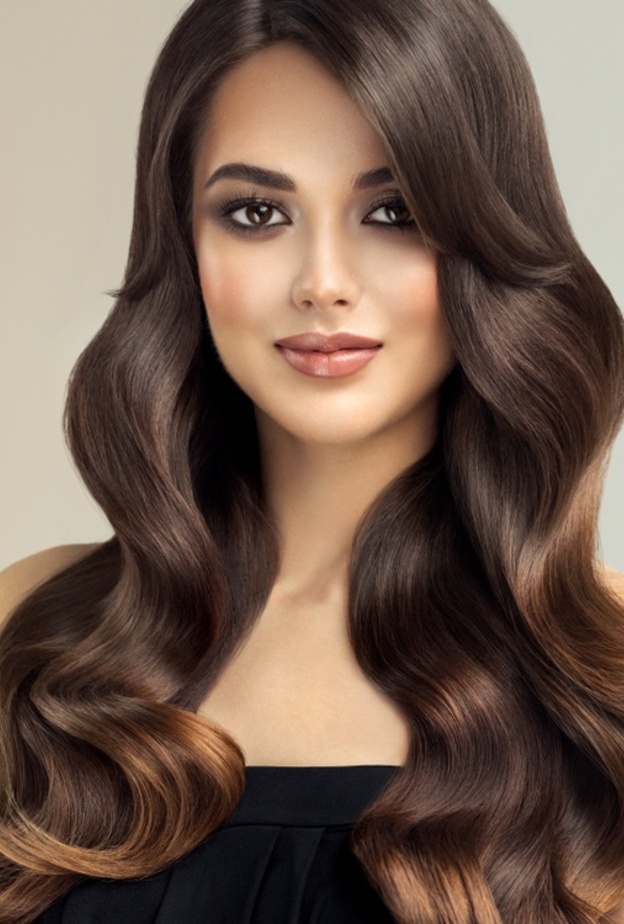  الفازلين يساعد على تنعيم وترطيب الشعر