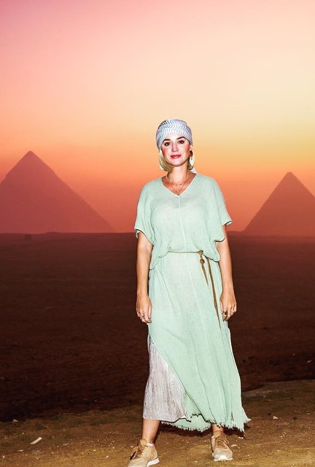 كاتي بيري امام الاهرامات