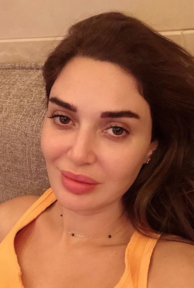 نادين نجيم وسيرين عبد النور بدون مكياج ..من الأجمل