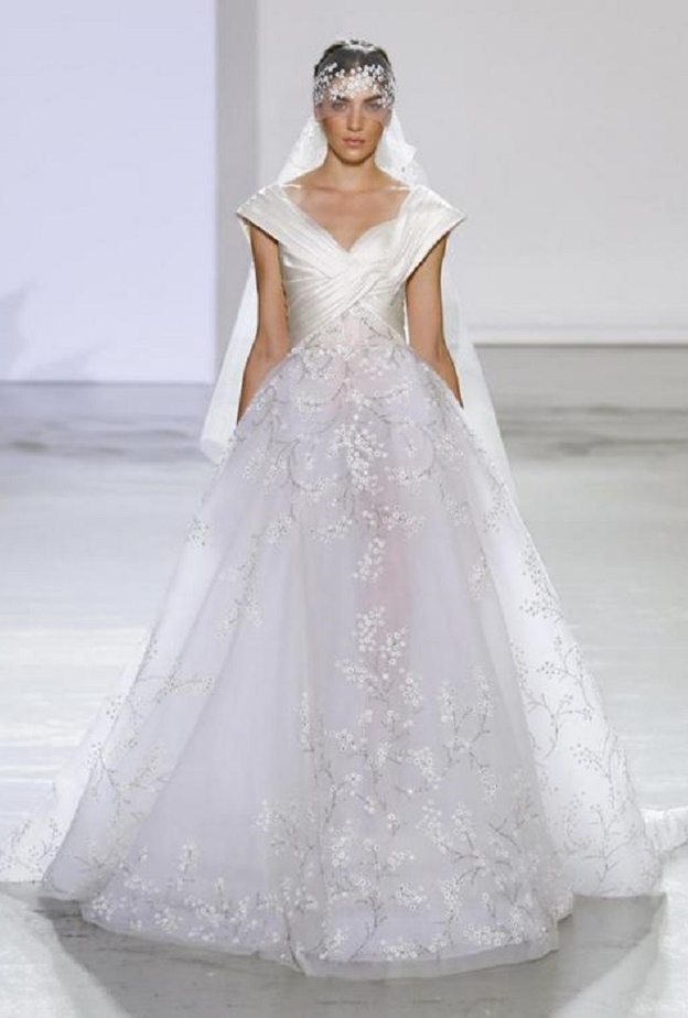  فستان من سعيد قبيسي