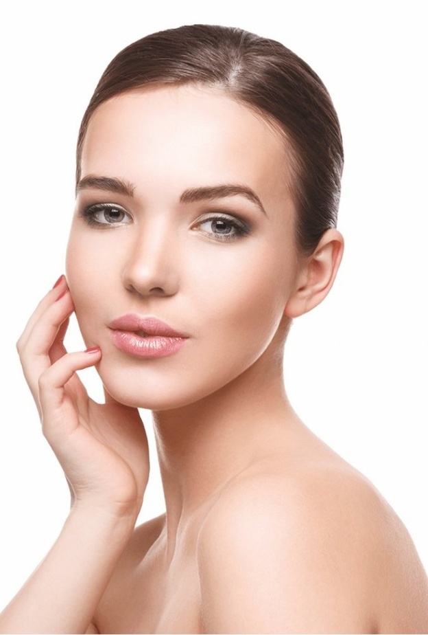 مسح البشرة يوميا بفوار فيتامين ج المخفف بالماء الدافئ حماية لها على الدوام