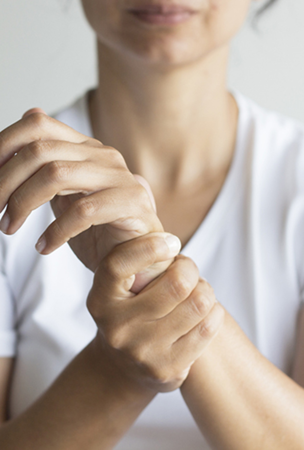 اعراض التهاب الاوتار في اليد وطرق علاجها