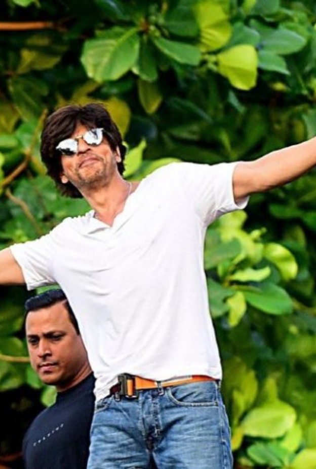 برج خليفة يحتفل بعيد ميلاد شاروخان