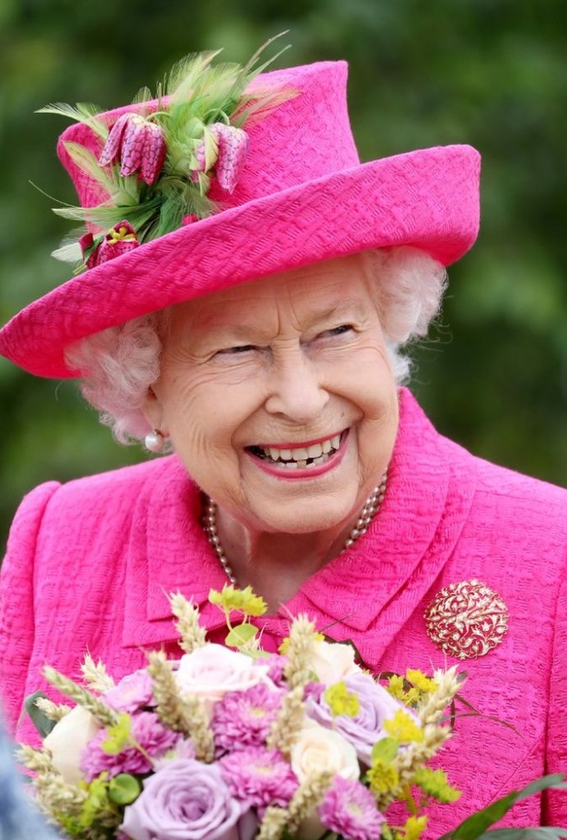 ملكة بريطانيا اعتادت على وضع مكياجها بنفسها