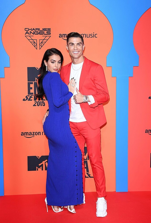 كريستيانو رونالدو و جورجينا رودريجيز 