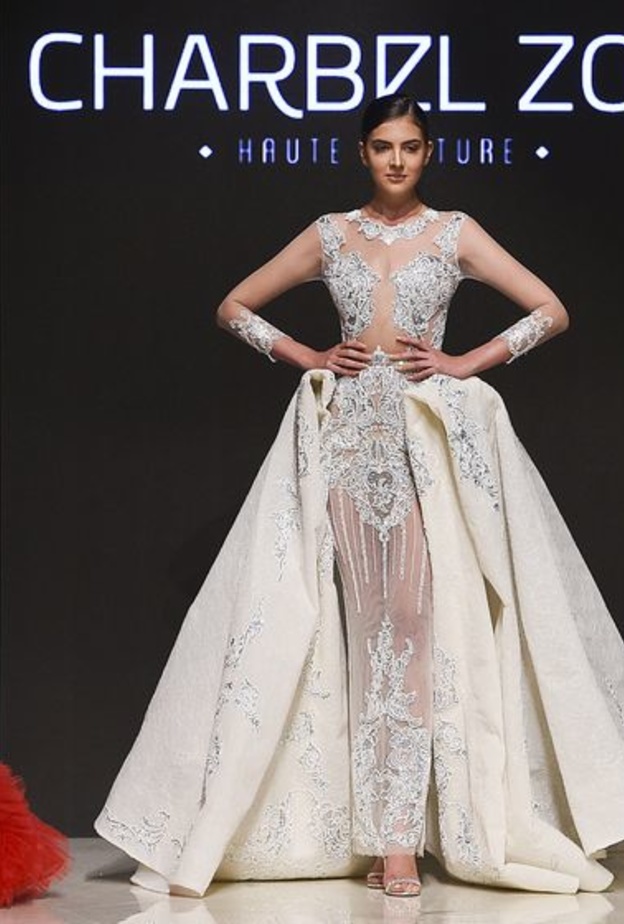 فستان من charbel zoe