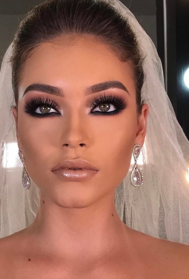 طريقة وضع الايلاينر كالمحترفين