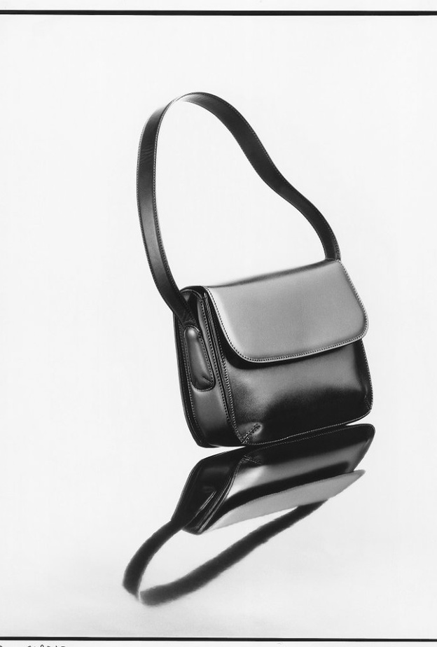 من عرض أزياء الدار 