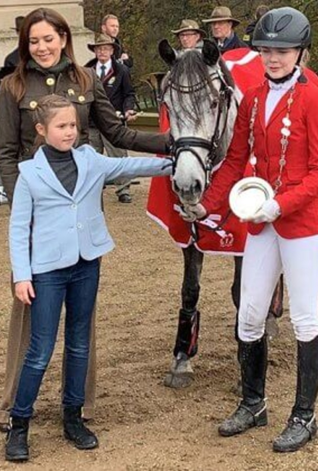 الأميرة ماري وأطفالها يحضرون رحلة الصيد الملكية السنوية