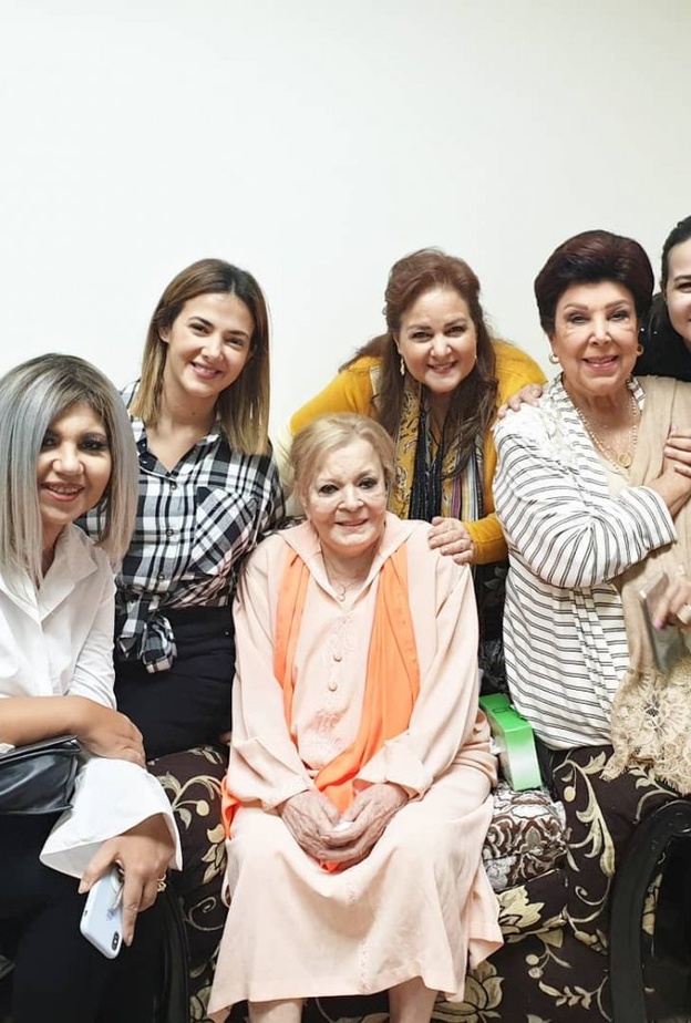 نجمات الفن مع نادية لطفي