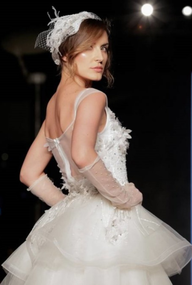 فستان من تصميم Diana Mahrach