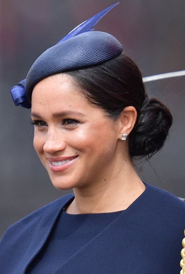 الدوقة ميغان ماركل باجمل تسريحات الكعكة العالية مع الشعر المشدود الى الاعلى