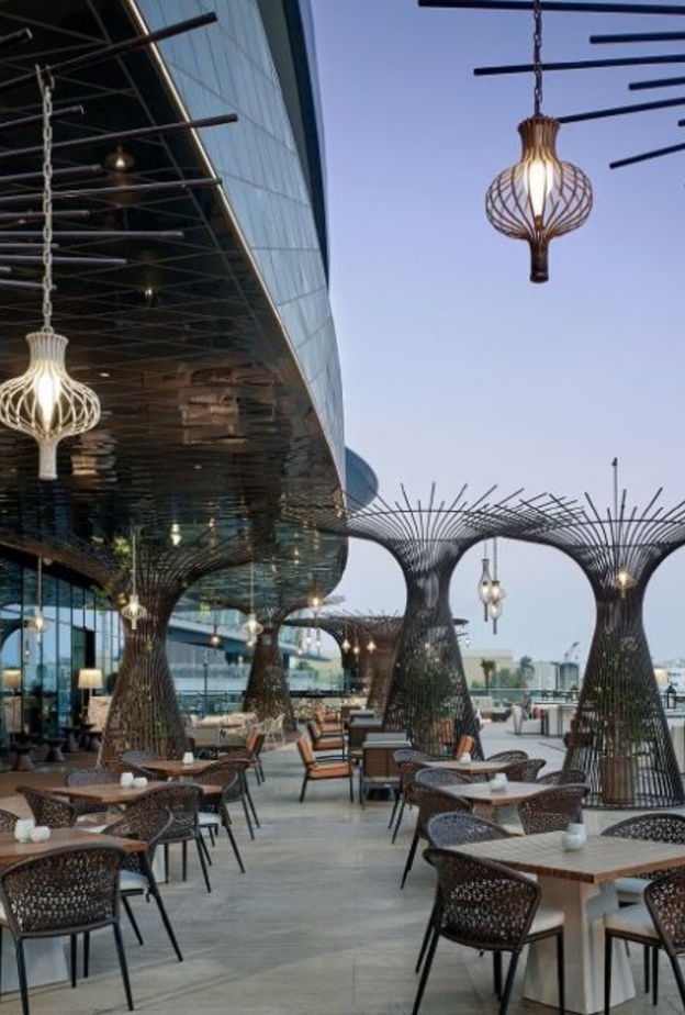 فندق جراند حياة أبوظبي يفتتح  تراس "بيرل لاونج" البانورامي الفاخر